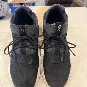 On Running Black and White Women's Athletic Shoes